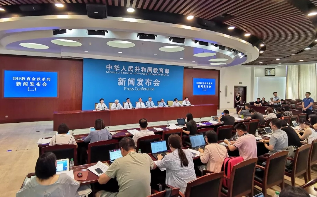 重磅！普通高中思想政治、語文、歷史統(tǒng)編教材將投入使用！有這些新變化~