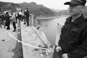 關(guān)于貴州安順公交車(chē)墜湖事件，記者了解到這些最新情況！