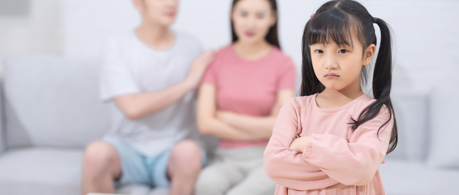 父母在這4件事上越“狠”，孩子將來越出色，可惜大部分家長都舍不得