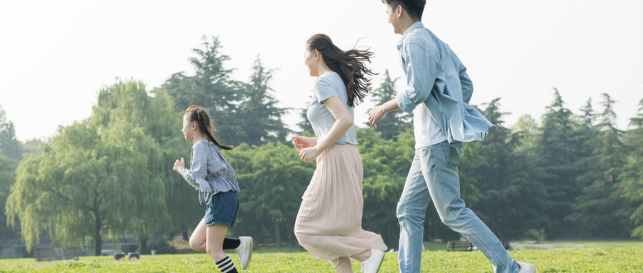 如何培養(yǎng)出快樂、溫暖、人格健全的孩子？